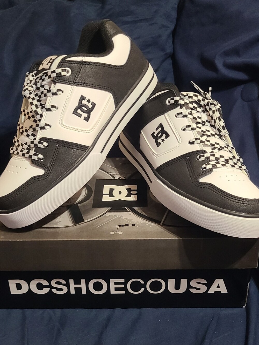 DC Pure Low "Panda" *Free Vans Checkerboard Laces* New In Box! Men 10/Women 11.5